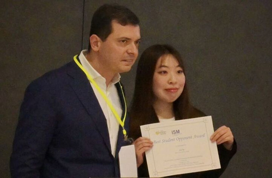 本研究科修士課程に在学中の伊藤 葵氏が「26th International Symposium on Multimedia(ISM2024)」にて、「Antonio Picariello Best Student Opponent
            Award」を受賞